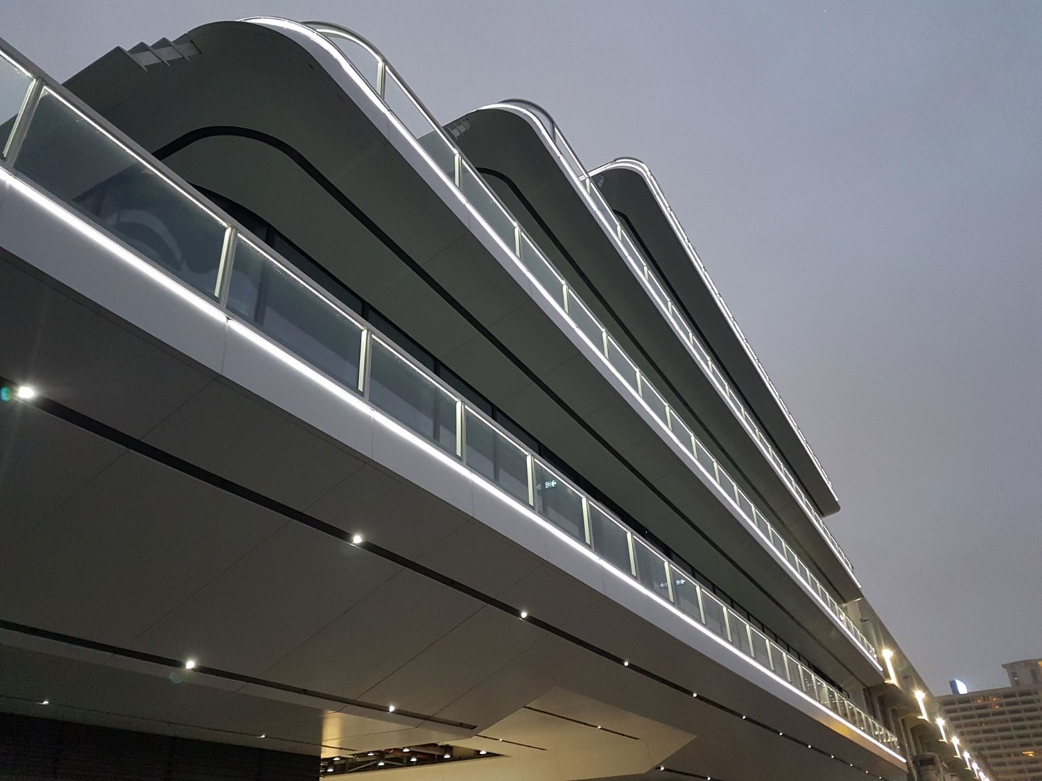 Detalle exterior. Ocean Terminal Extension por Foster + Partners. Imagen cortesía de Foster + Partners