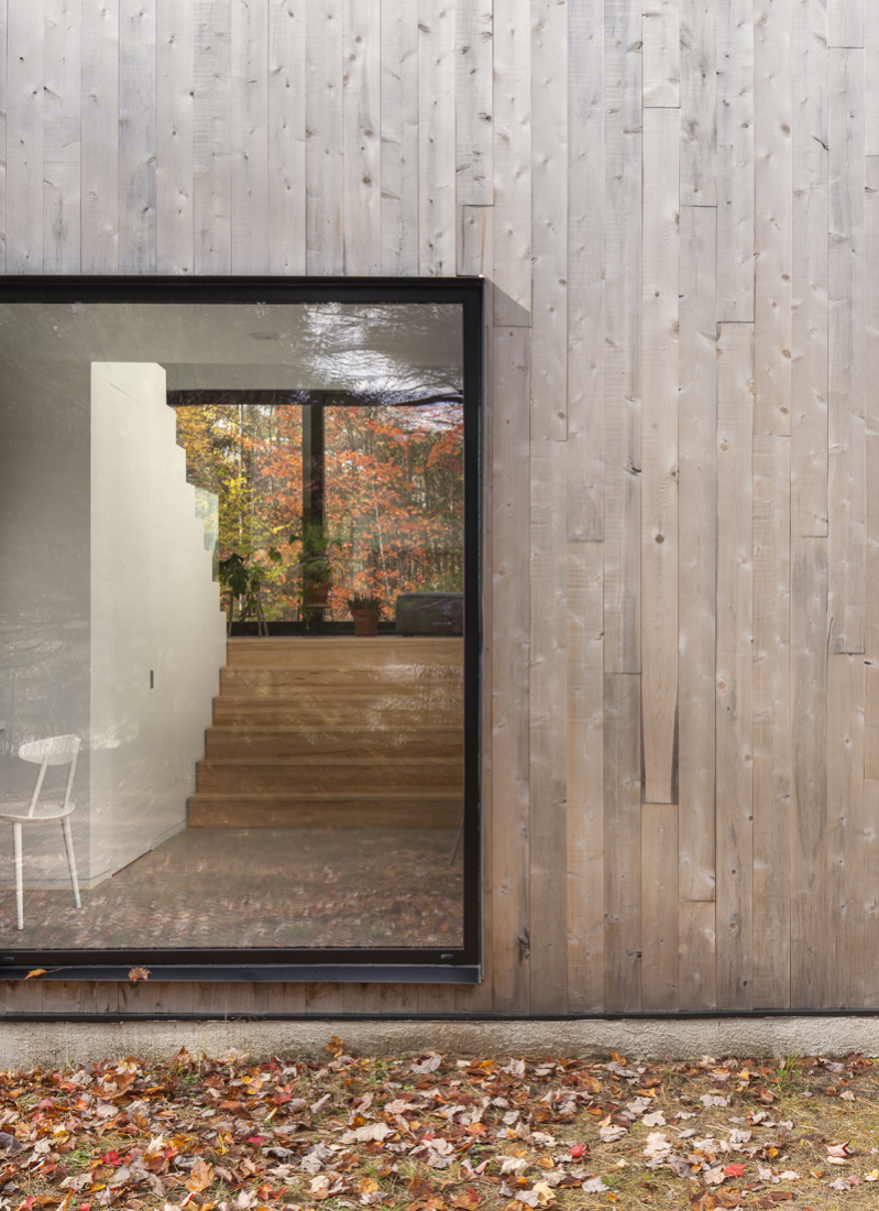 Ventana de la Maison Terrebonne por la SHED architecture. Fotografía © Maxime Brouillet.