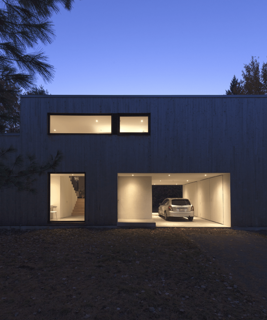 Imagen exterior de la Maison Terrebonne por la SHED architecture. Fotografía © Maxime Brouillet.