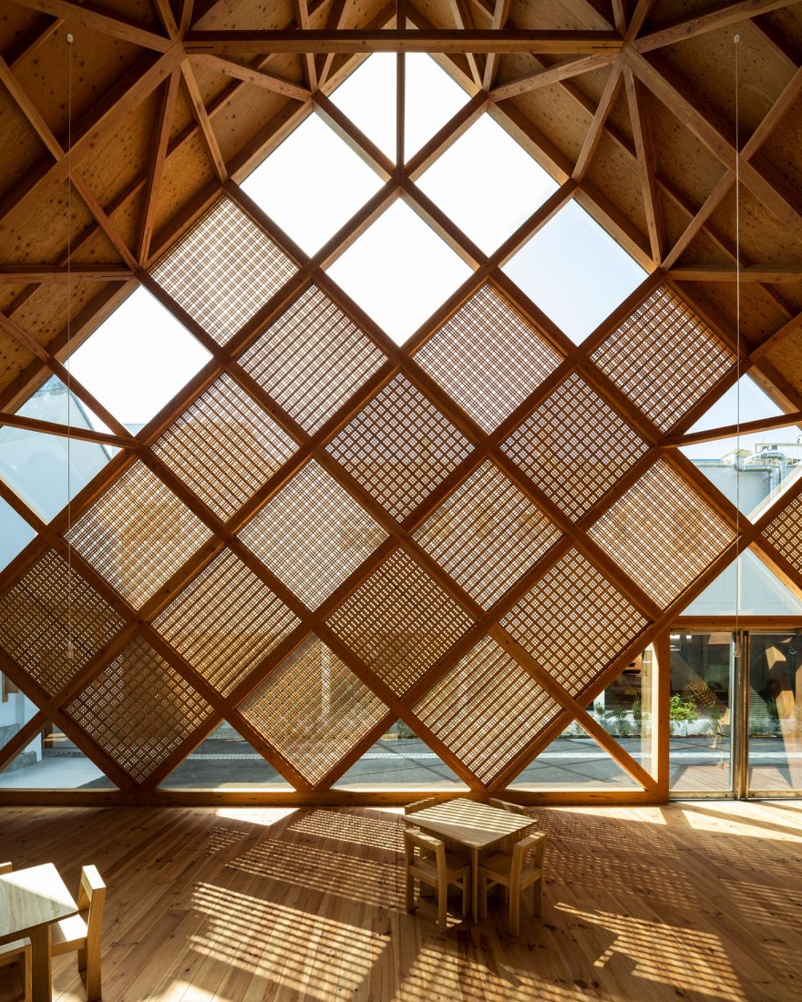 Cámara de Comercio e Industria de Tomioka por Tezuka Architects. Fotografía por Katsuhisa Kida/FOTOTECA