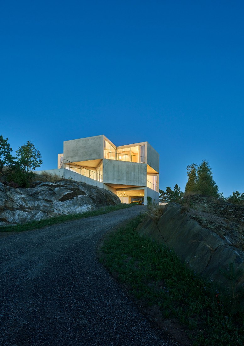 House on a Hill by Tham & Videgård Arkitekter. Photograph by Åke E:son Lindman