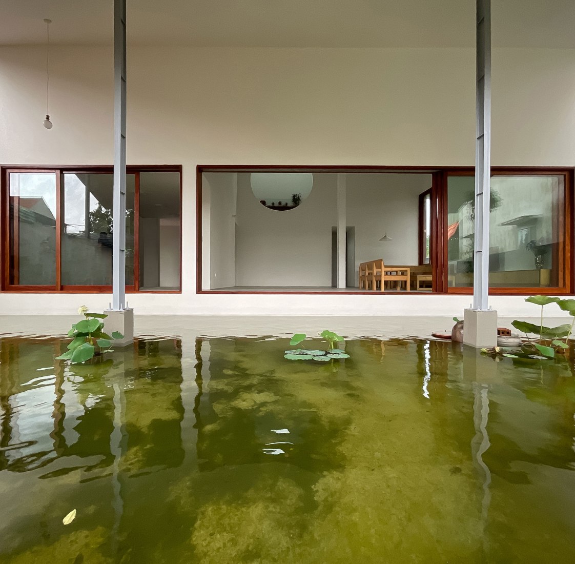 House in Quang Yen by Gia Thang Pham and ngo + pasierbinski. Photography by Duc Ngo.