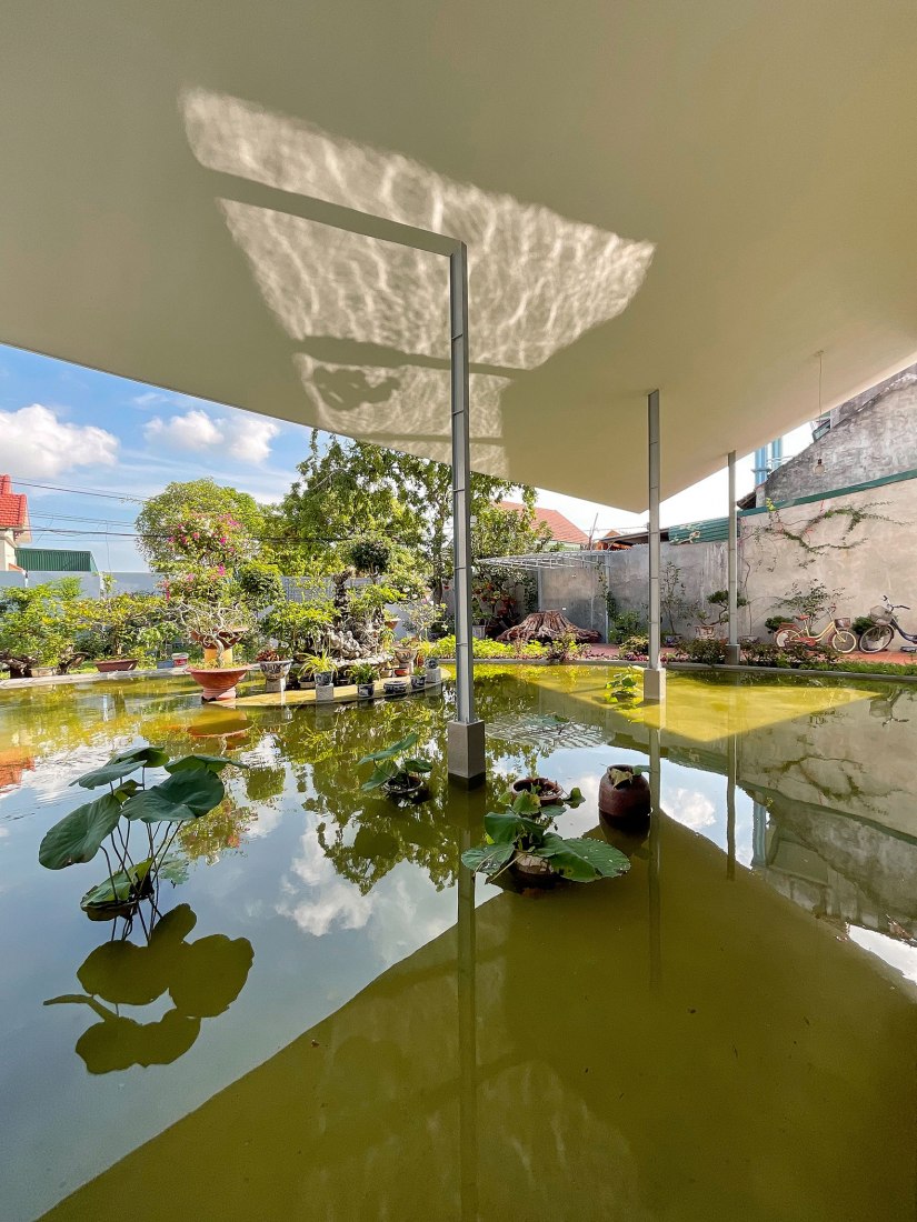 House in Quang Yen by Gia Thang Pham and ngo + pasierbinski. Photography by Duc Ngo.