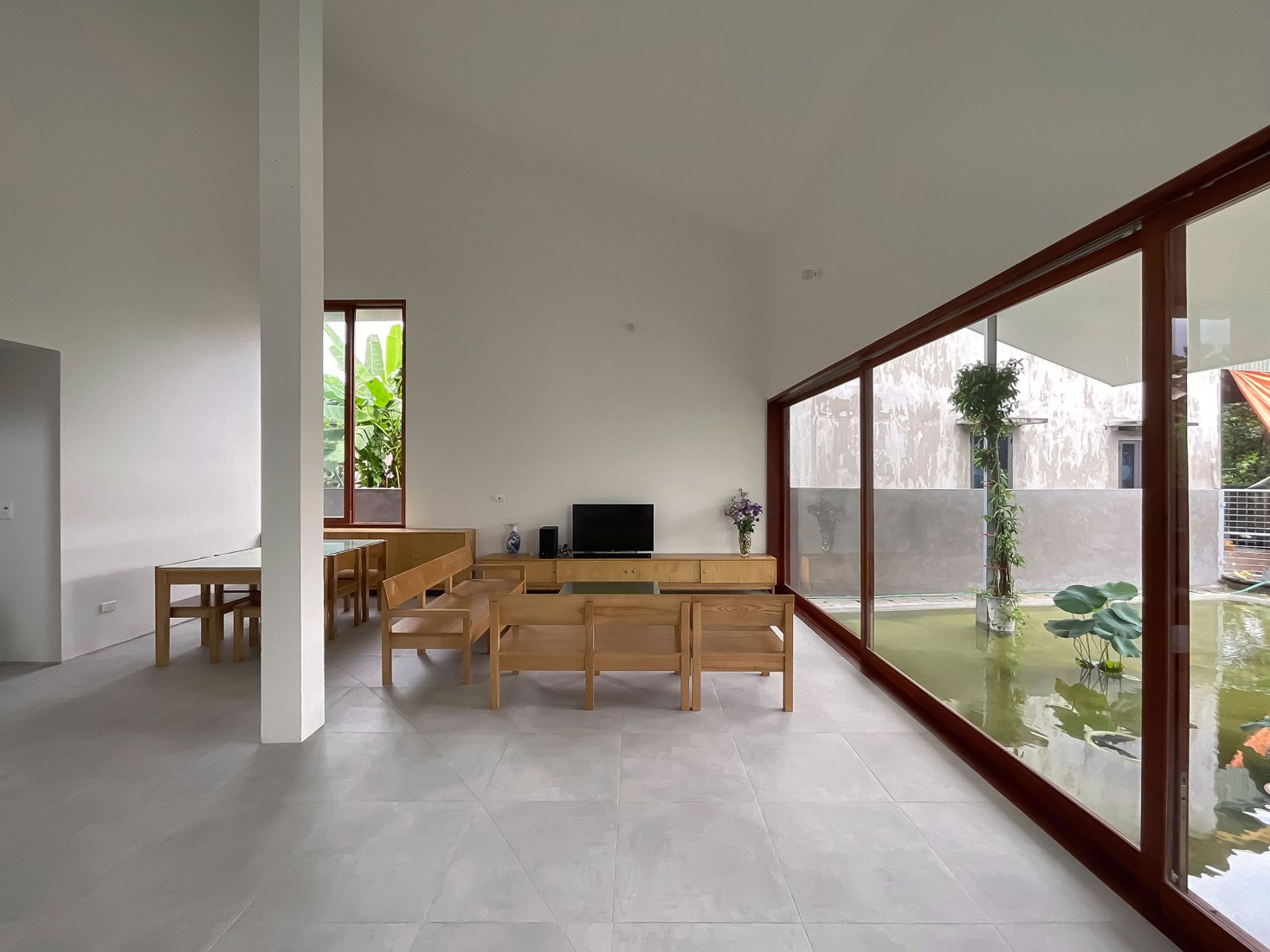 House in Quang Yen by Gia Thang Pham and ngo + pasierbinsk. Photography by Hoang Le.