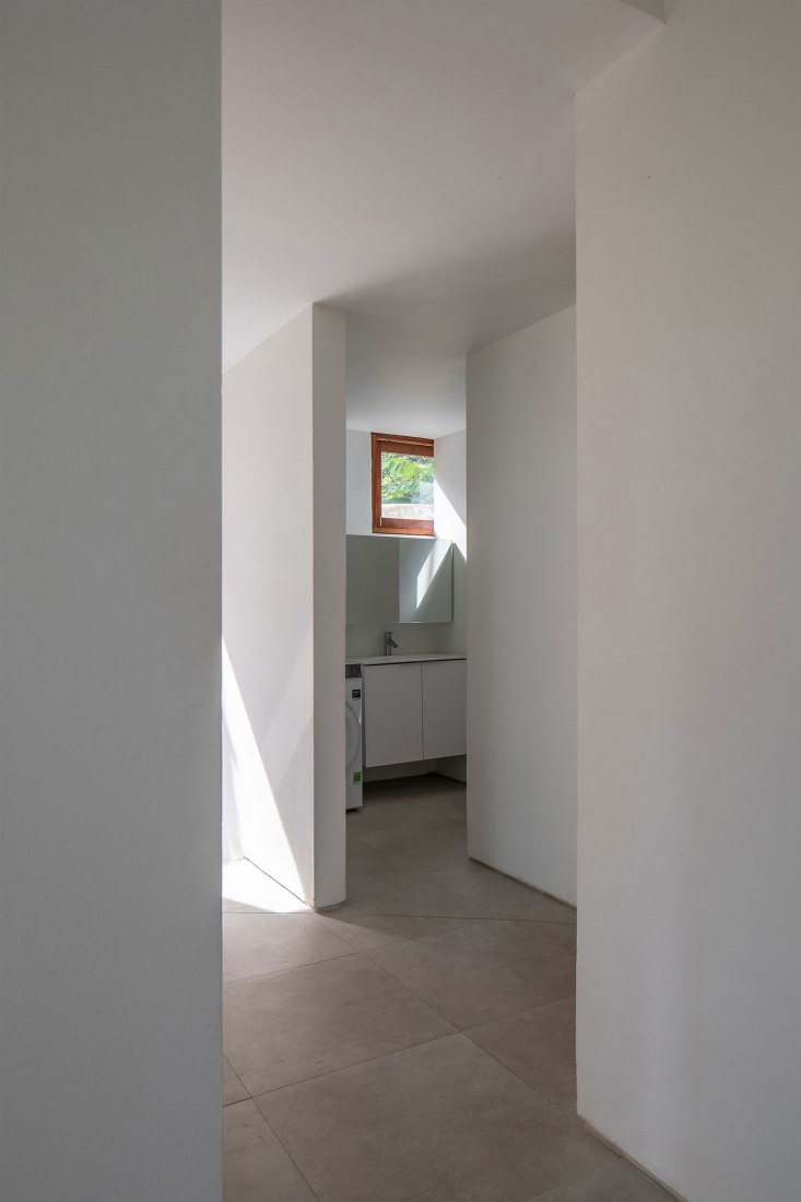 House in Quang Yen by Gia Thang Pham and ngo + pasierbinski. Photography by Hoang Le.