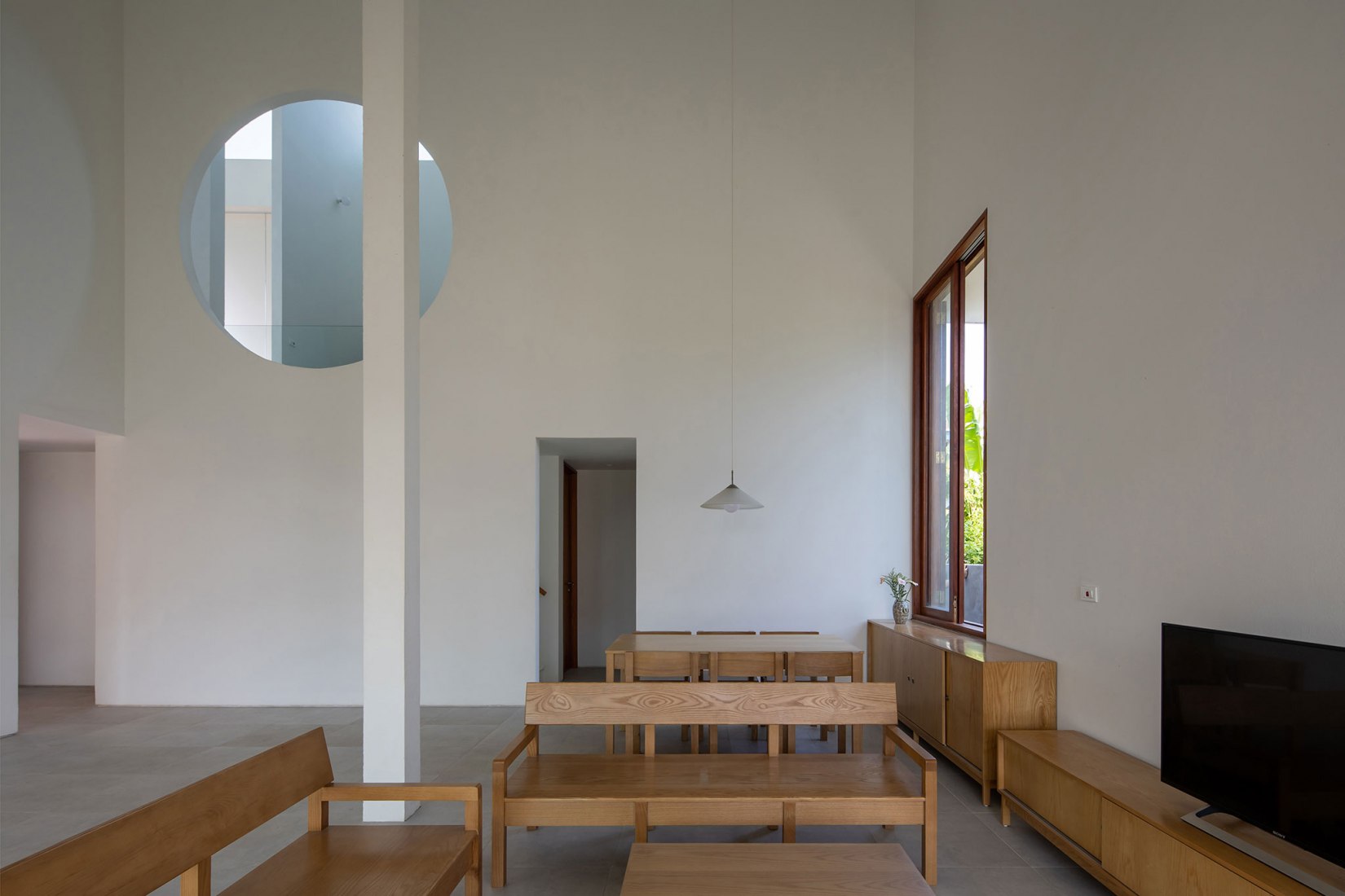 House in Quang Yen by Gia Thang Pham and ngo + pasierbinski. Photography by Duc Ngo.