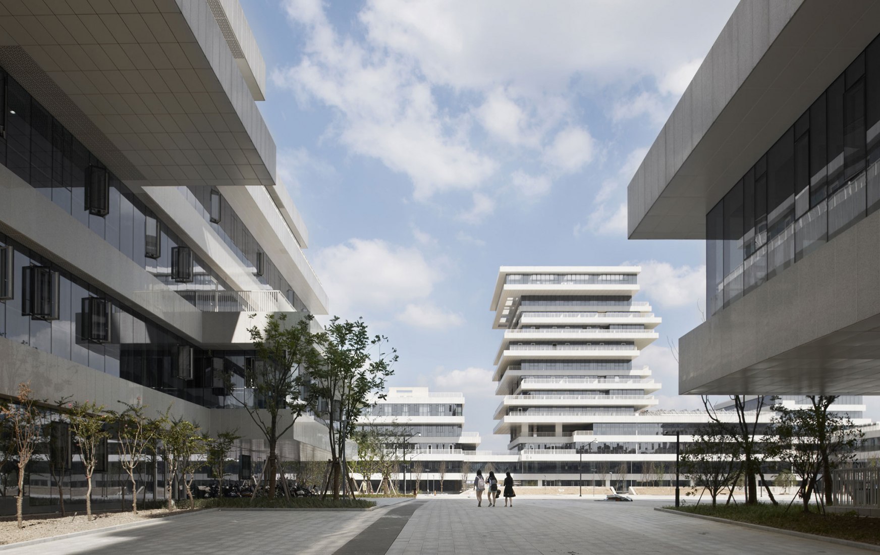 Exterior view. The Campus City for Hangzhou Normal University by WSP ARCHITECTS. Photograph © RUIJING Photography/Zhang Hui