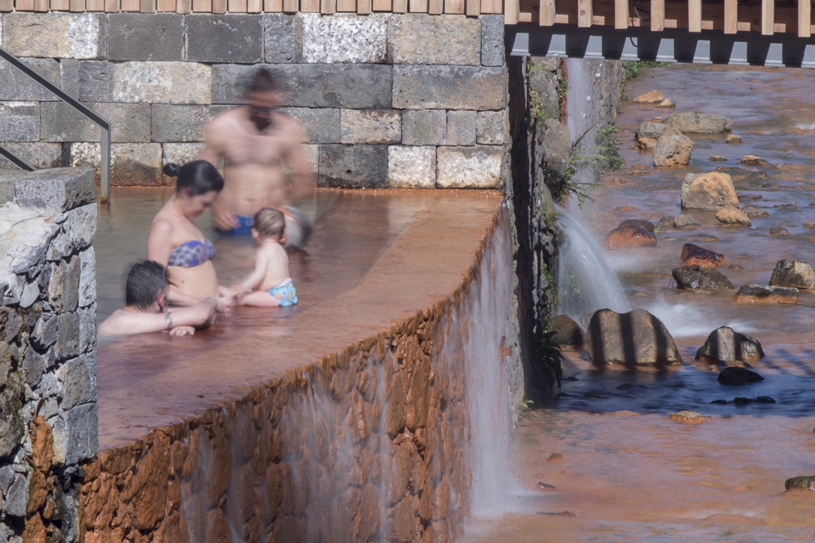 Piscinas Termales Poça da Dona Beija por M - Arquitectos, Açores, Portugal. Fotografía © Paulo Goulart.