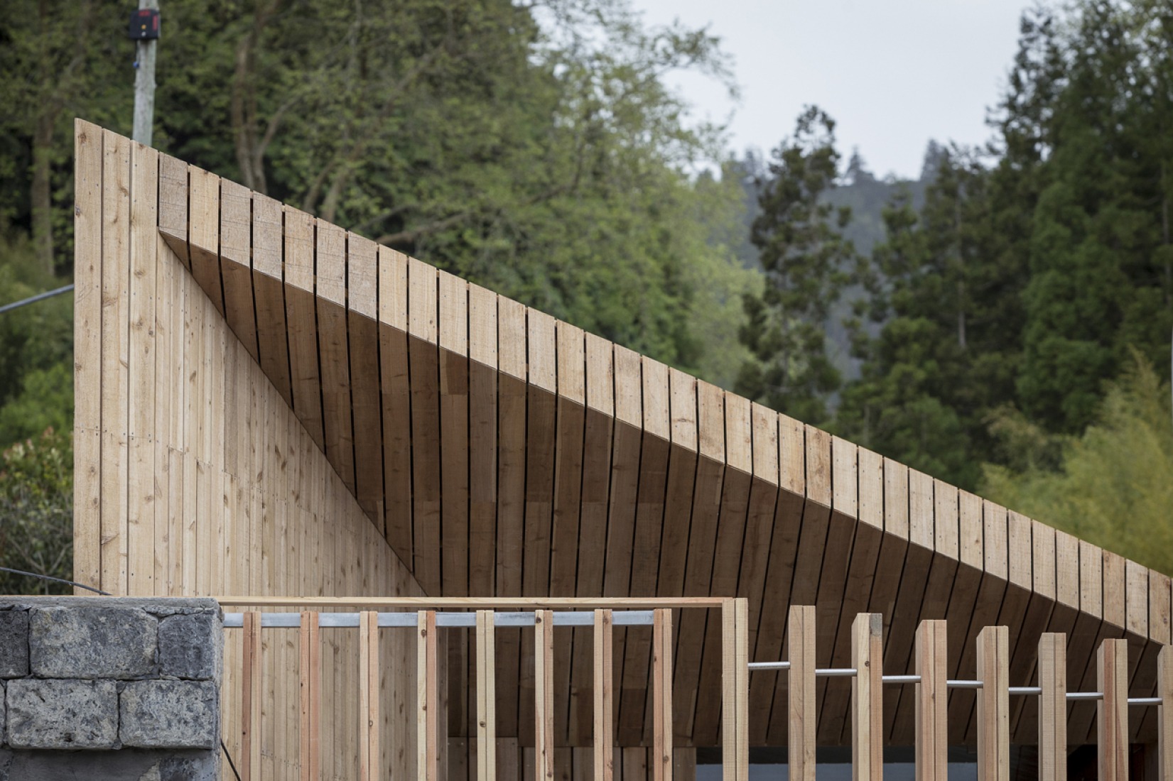 Detalle. Piscinas Termales Poça da Dona Beija por M - Arquitectos, Açores, Portugal. Fotografía © Paulo Goulart. 