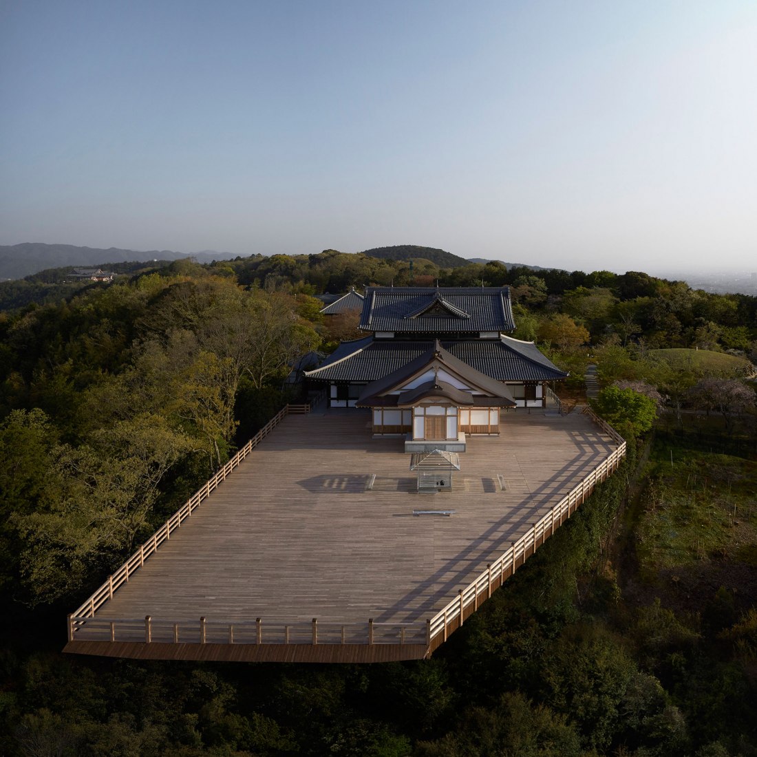 KOU-AN una casa del té en vidrio por Tokujin Yoshioka. Fotografía © Yasutake Kondo