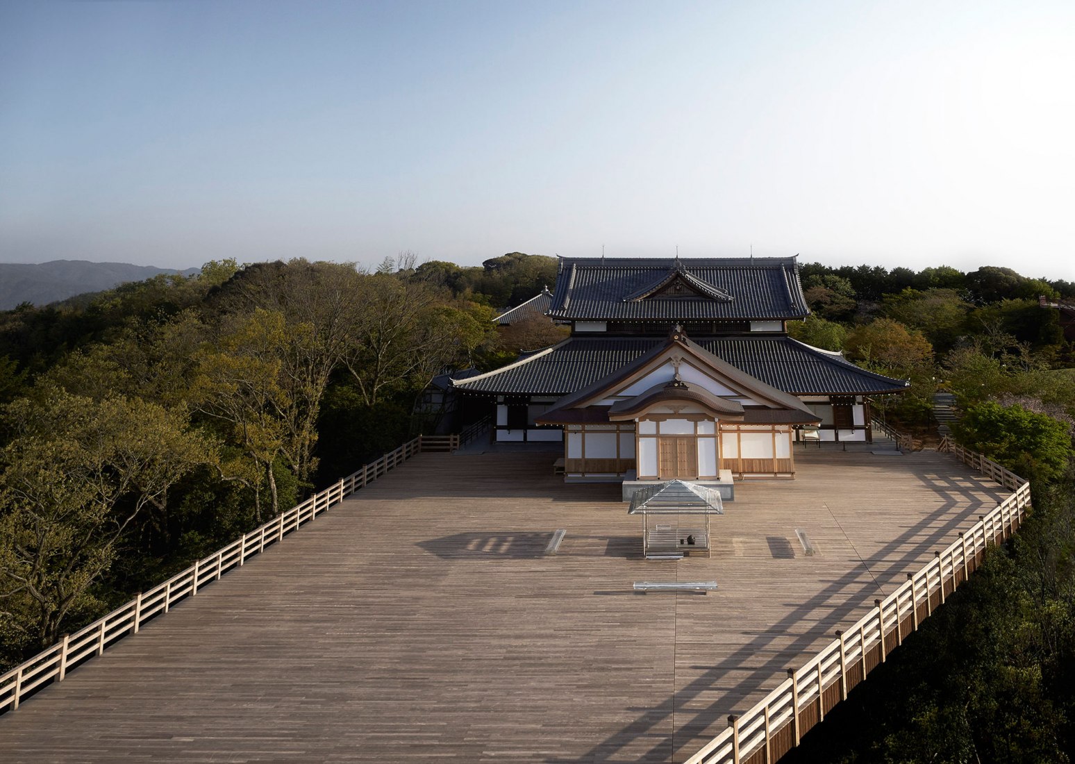 KOU-AN una casa del té en vidrio por Tokujin Yoshioka. Fotografía © Yasutake Kondo