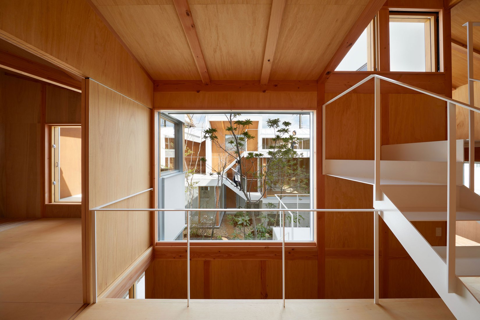 Loop Terrace por Tomohiro Hata Architects and Associates. Fotografía por Toshiyuki Yano.