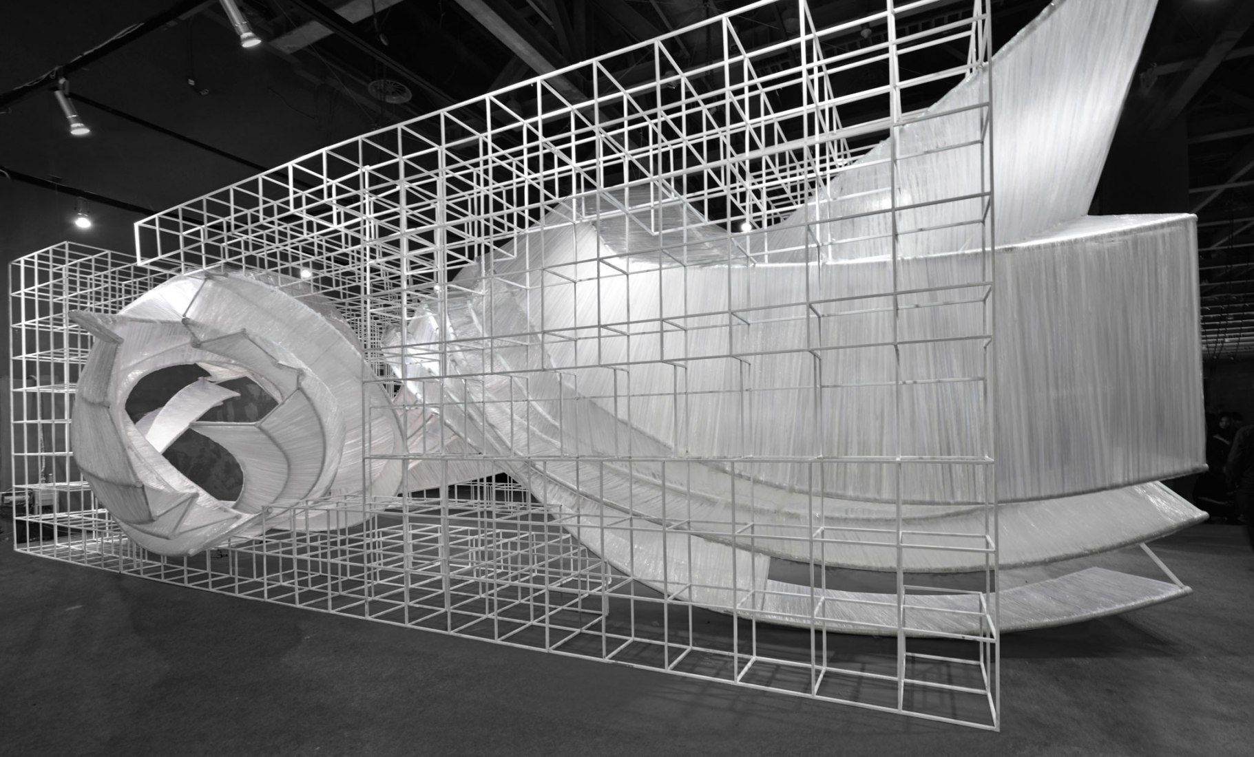 Transparent Shell by PONE ARCHITECTURE at Guangzhou Design Week. Image courtesy of v2com.