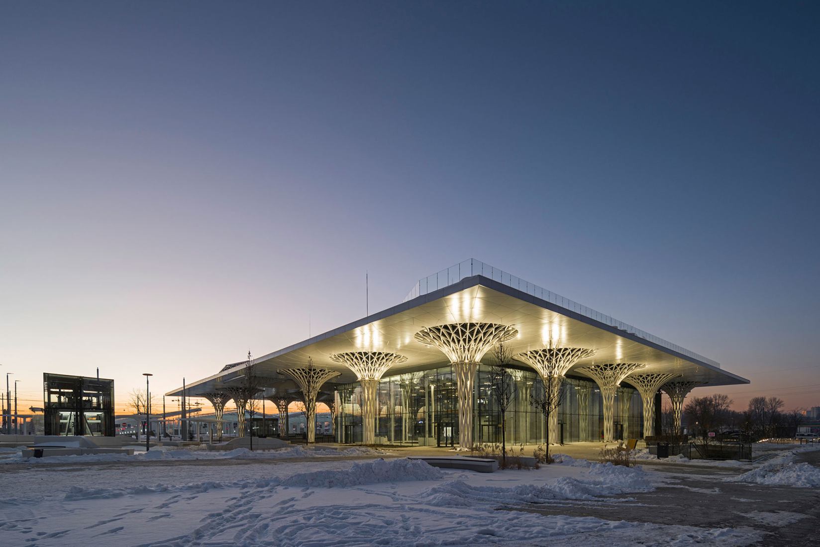 La estación Metropolitana de Lublin por Tremend Architecture Studio. Fotografía por Rafal Chojnacki.