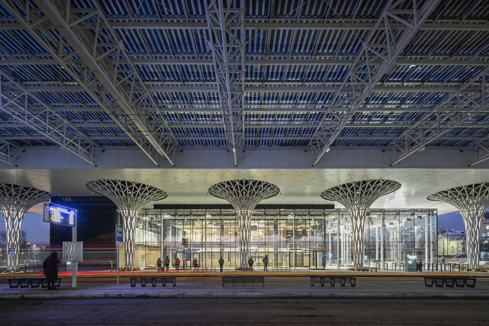 La estación Metropolitana de Lublin por Tremend Architecture Studio. Fotografía por Rafal Chojnacki.