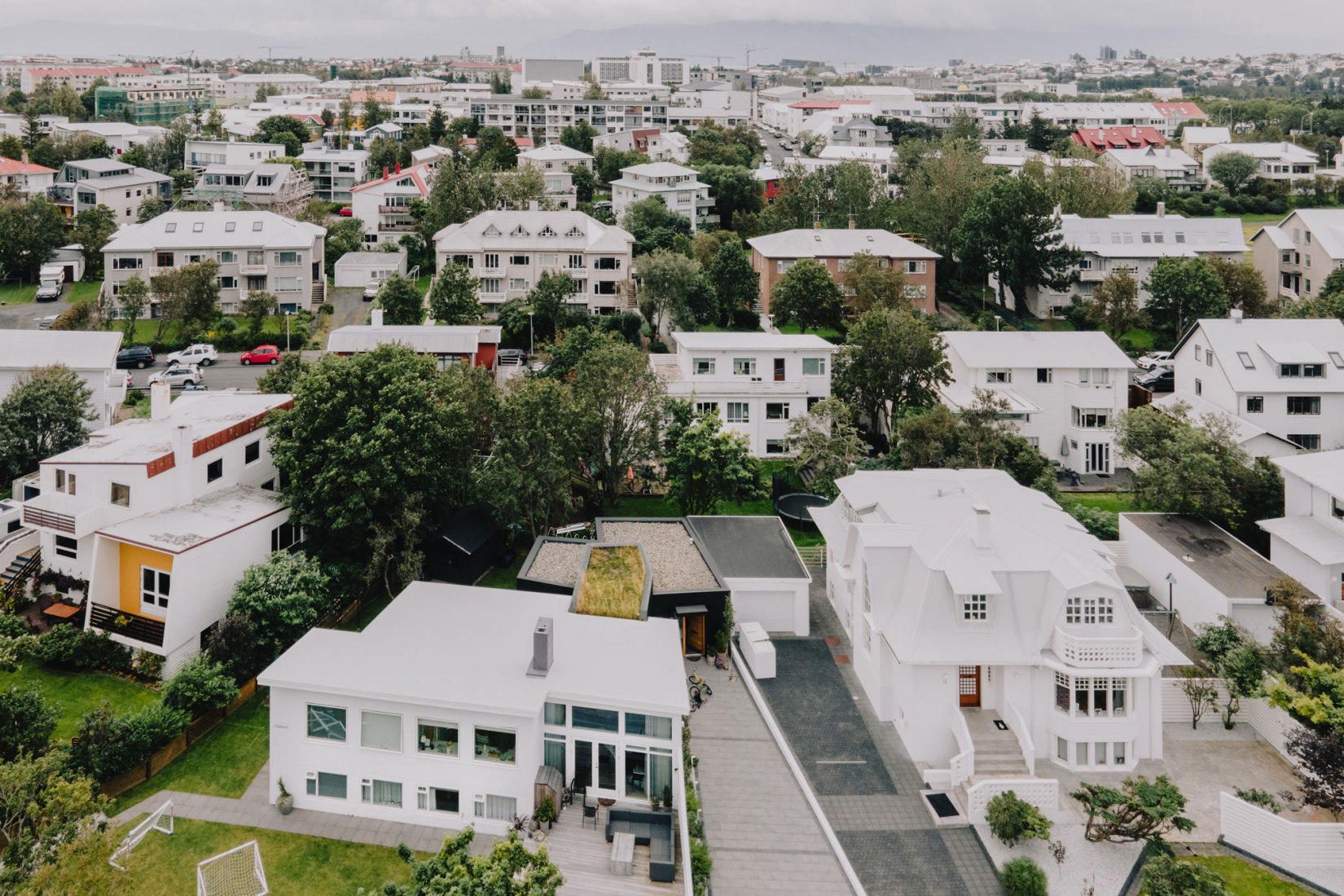 Ægisíða 44 por Trípólí Architects. Fotografía por Studio CAPN.