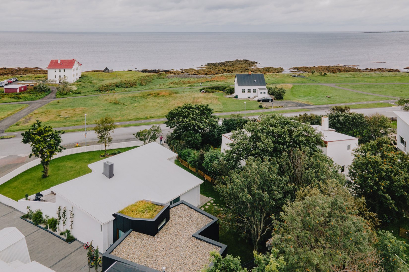 Ægisíða 44 por Trípólí Architects. Fotografía por Studio CAPN.