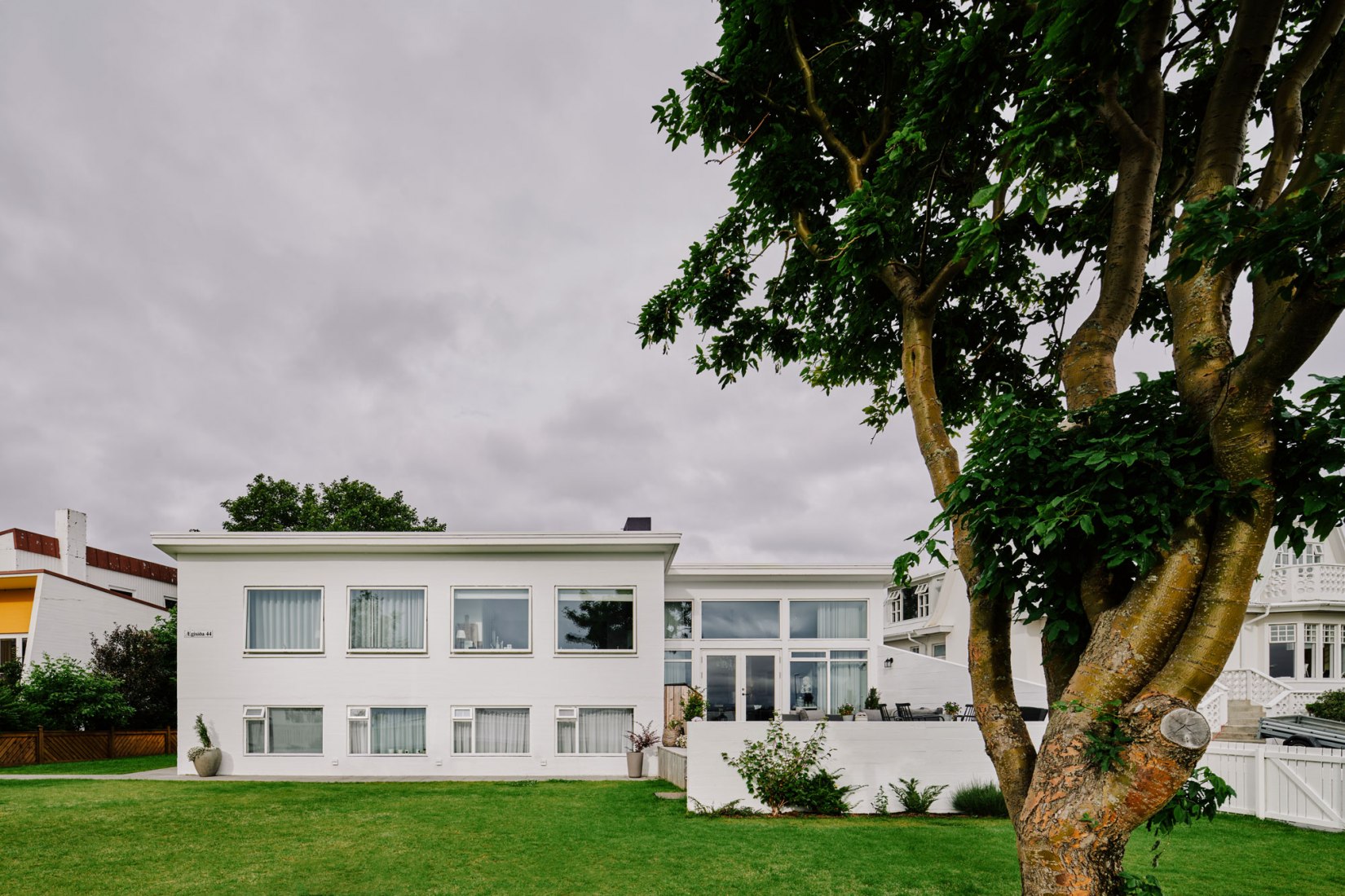 Ægisíða 44 por Trípólí Architects. Fotografía por Studio CAPN.