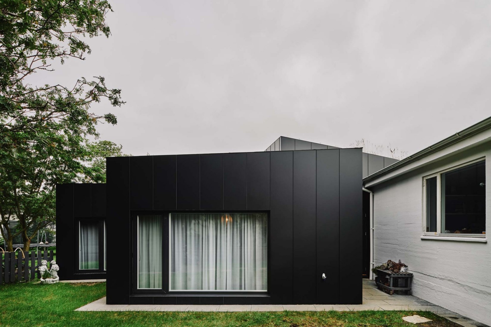 Ægisíða 44 por Trípólí Architects. Fotografía por Studio CAPN.