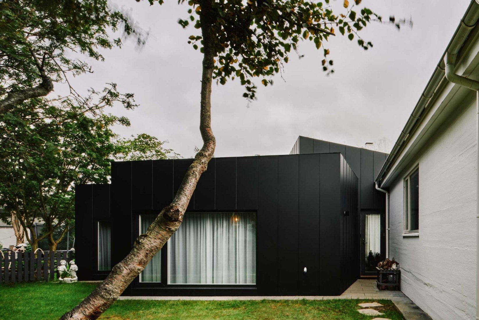 Ægisíða 44 por Trípólí Architects. Fotografía por Studio CAPN.