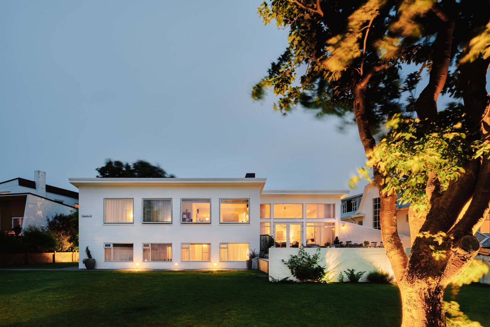 Ægisíða 44 por Trípólí Architects. Fotografía por Studio CAPN.