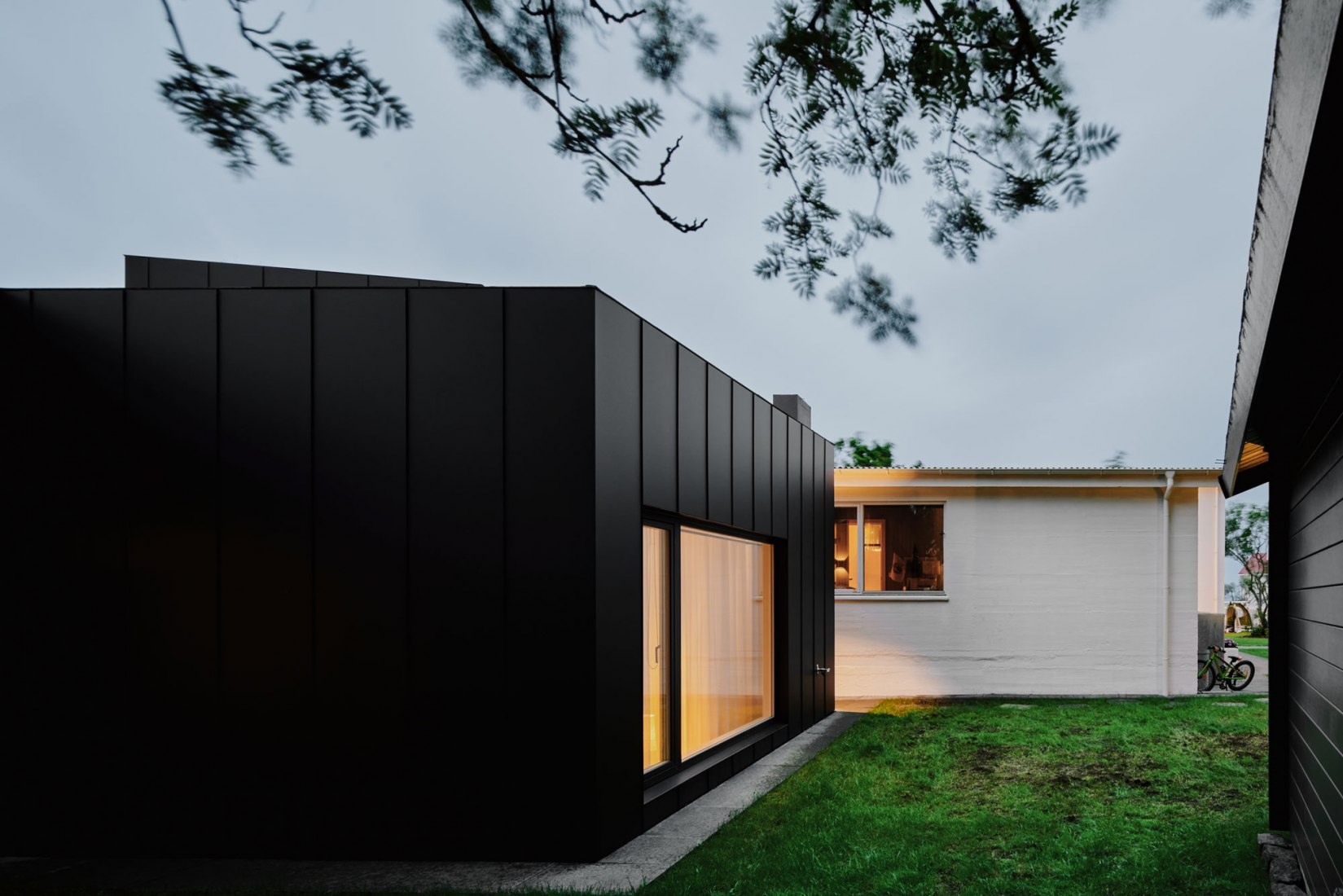 Ægisíða 44 por Trípólí Architects. Fotografía por Studio CAPN.