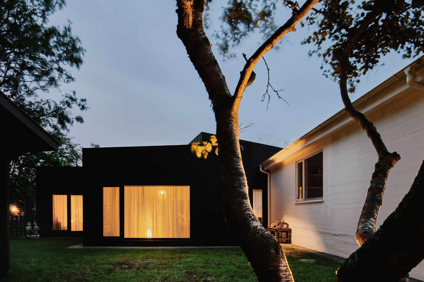 Ægisíða 44 por Trípólí Architects. Fotografía por Studio CAPN.