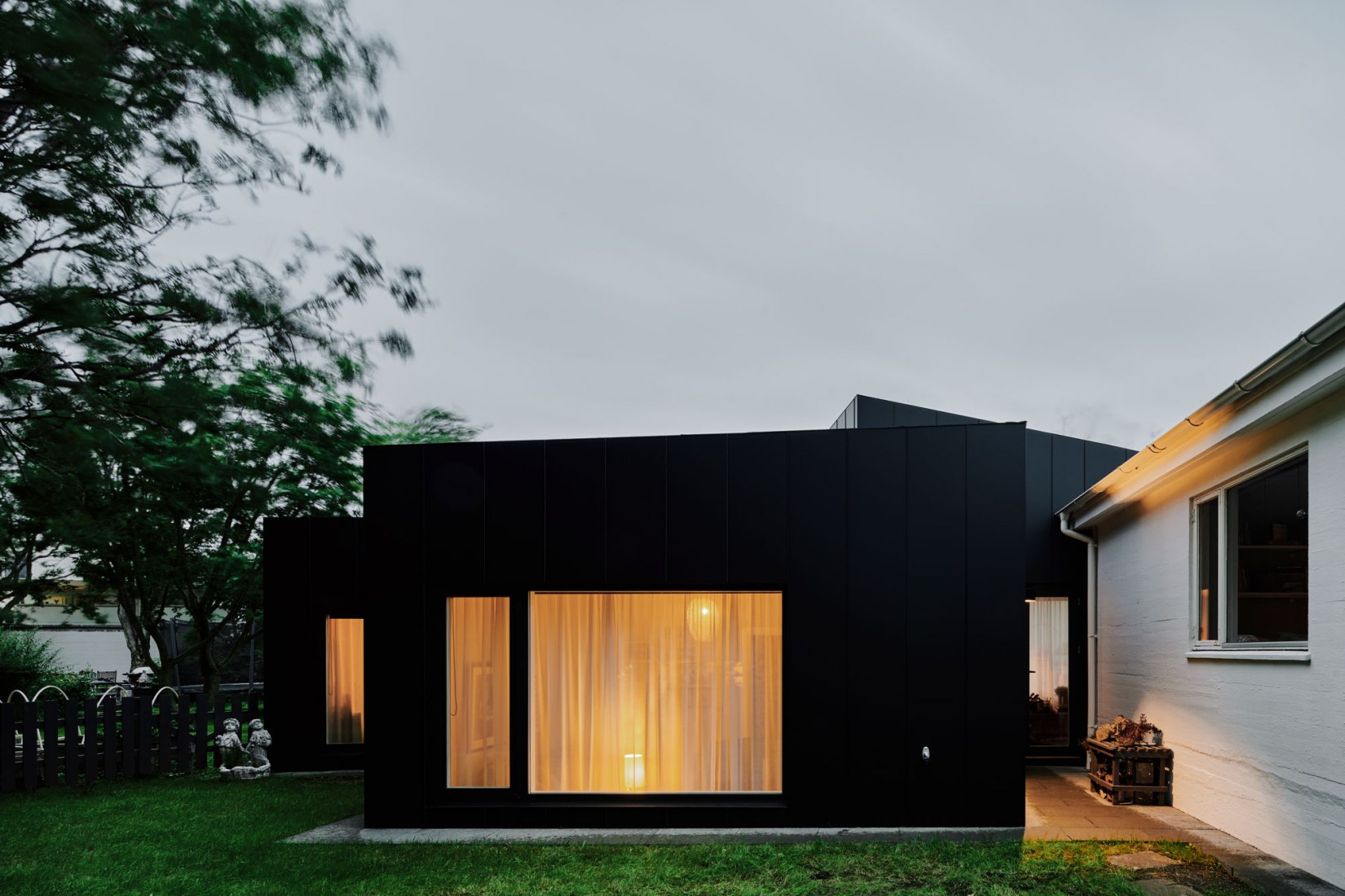 Ægisíða 44 por Trípólí Architects. Fotografía por Studio CAPN.