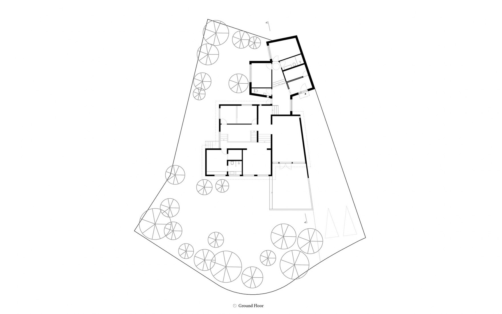 Plano de planta baja. Ægisíða 44 por Trípólí Architects.