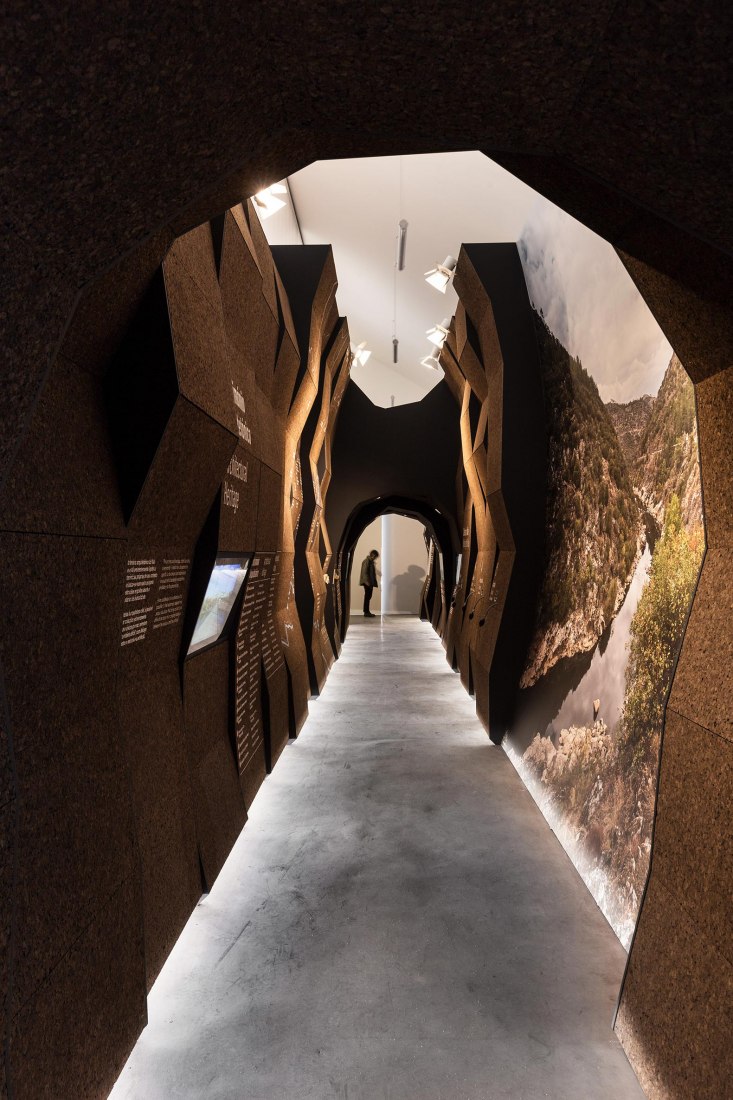 Centro de Interpretación del Valle del TUA por Rosmaninho+Azevedo Architects. Fotografía por Luis Ferreira Alves