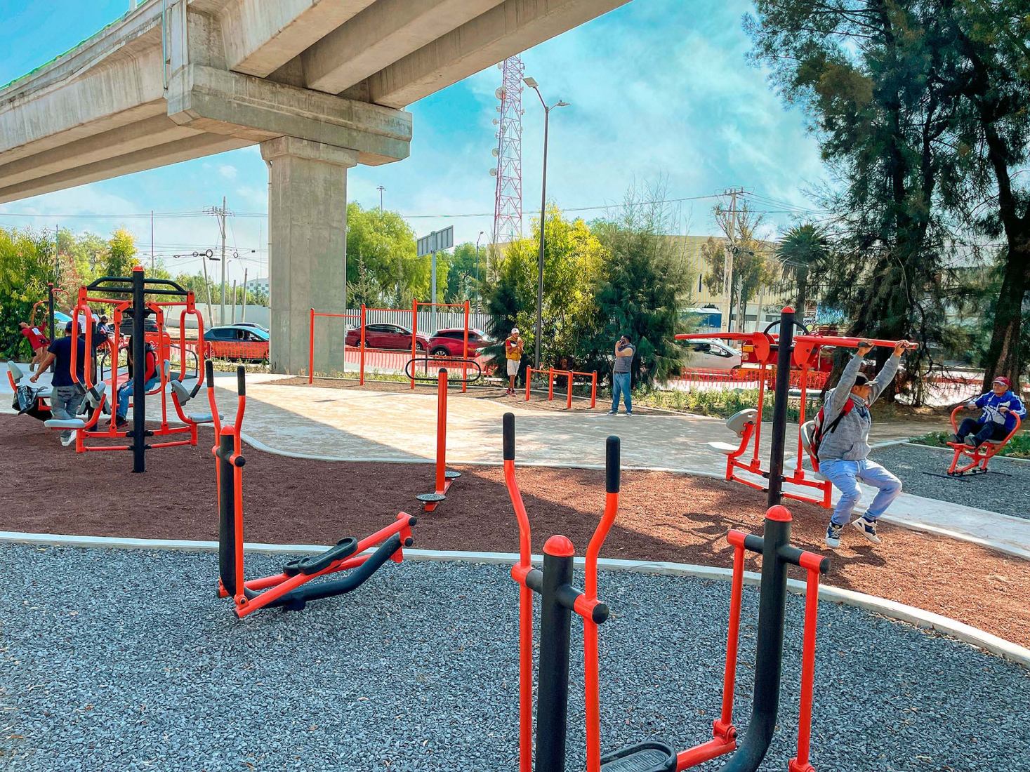Urban Park El Dique by Taller de Urbanismo MX. Photograph by Erik Jiménez Reyes.