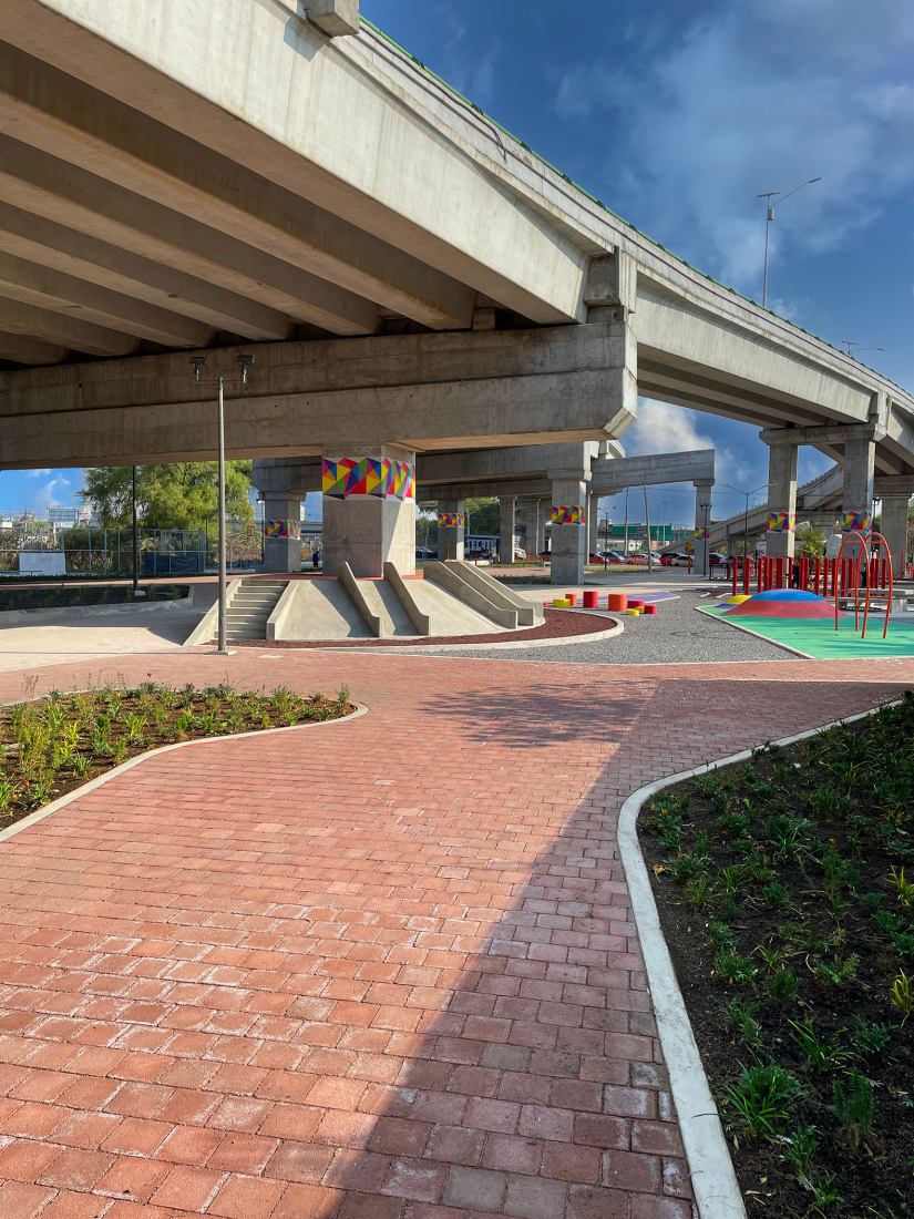 Urban Park El Dique by Taller de Urbanismo MX. Photograph by Erik Jiménez Reyes.