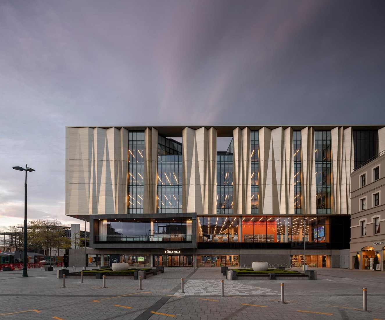 Biblioteca Central Tūranga por Schmidt Hammer Lassen Architects y Architectus. Fotografía por Adam Mørk