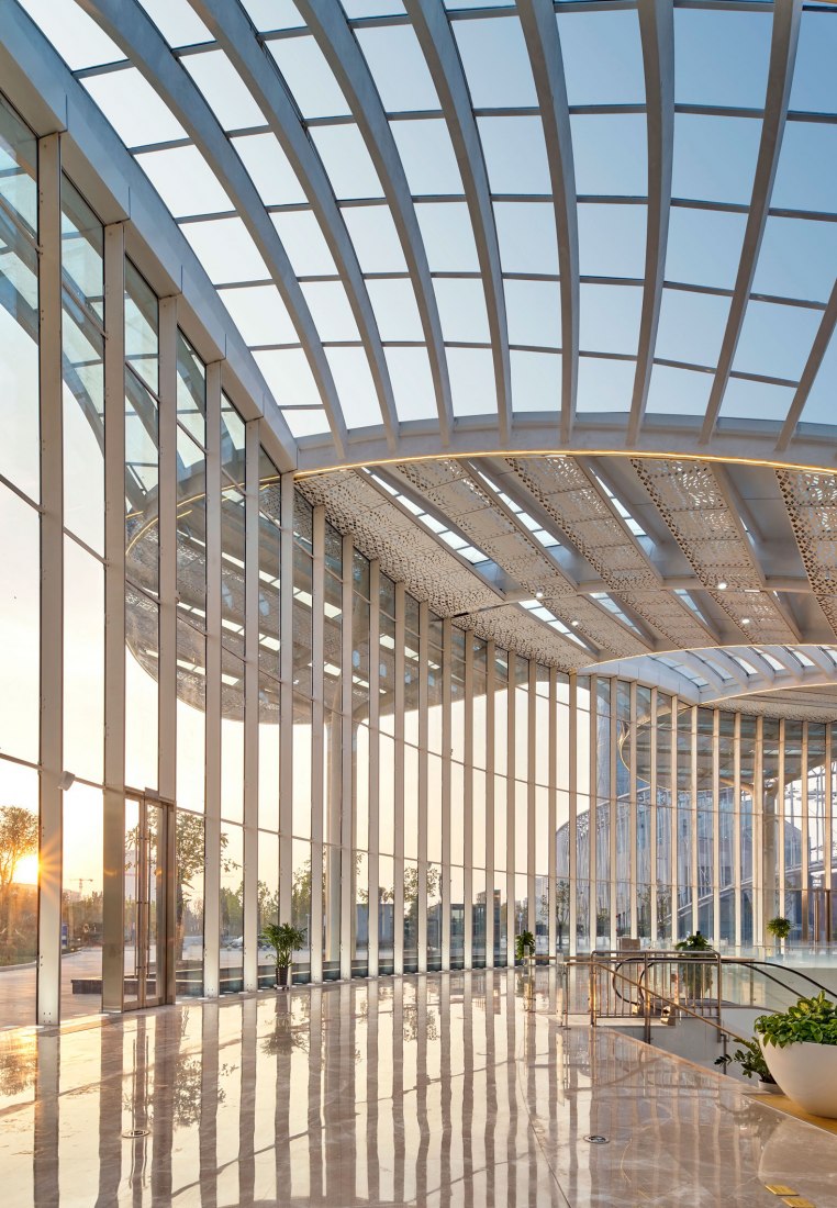 Zaozhuang Citizen Service Center by UDG. Photograph by MLEE Studio.