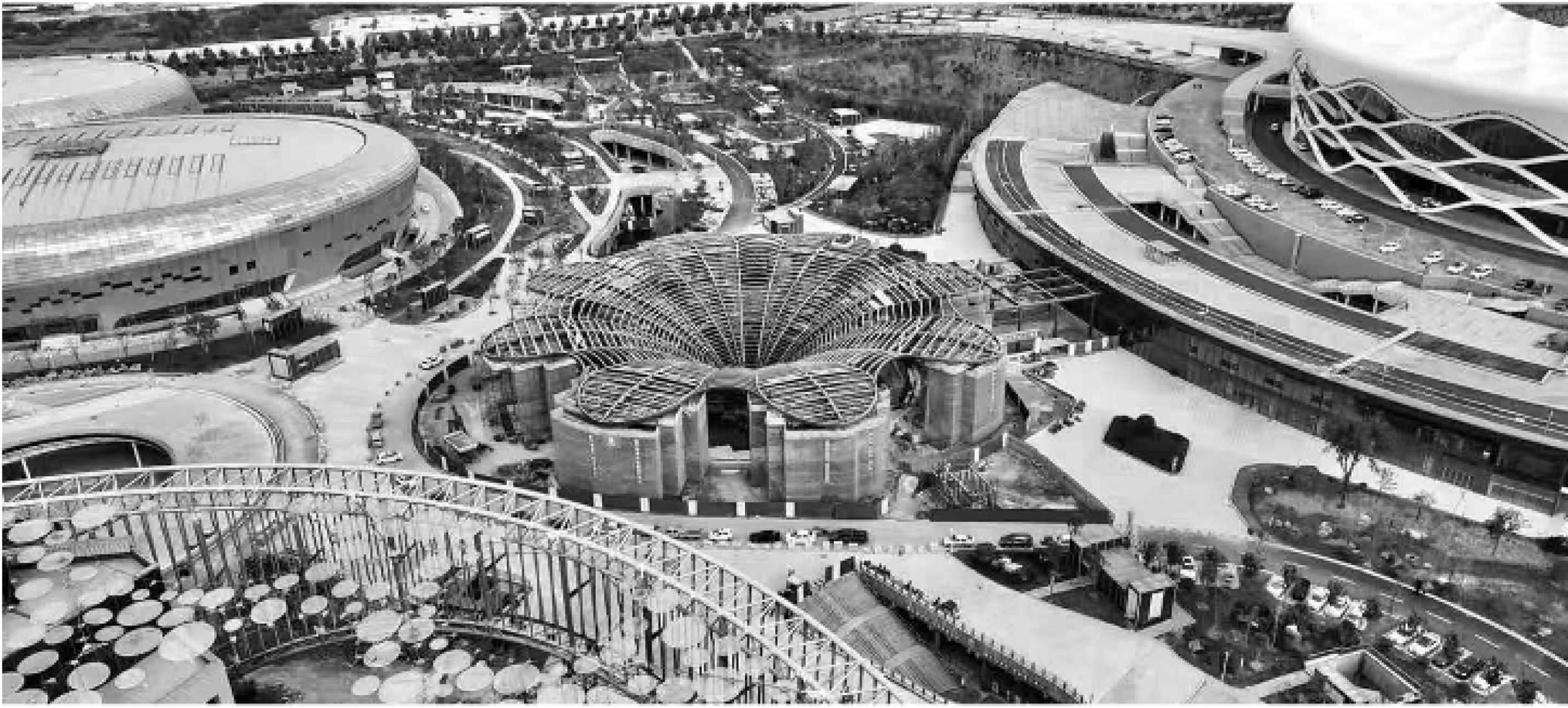 Building under construction. Zaozhuang Citizen Service Center by UDG.