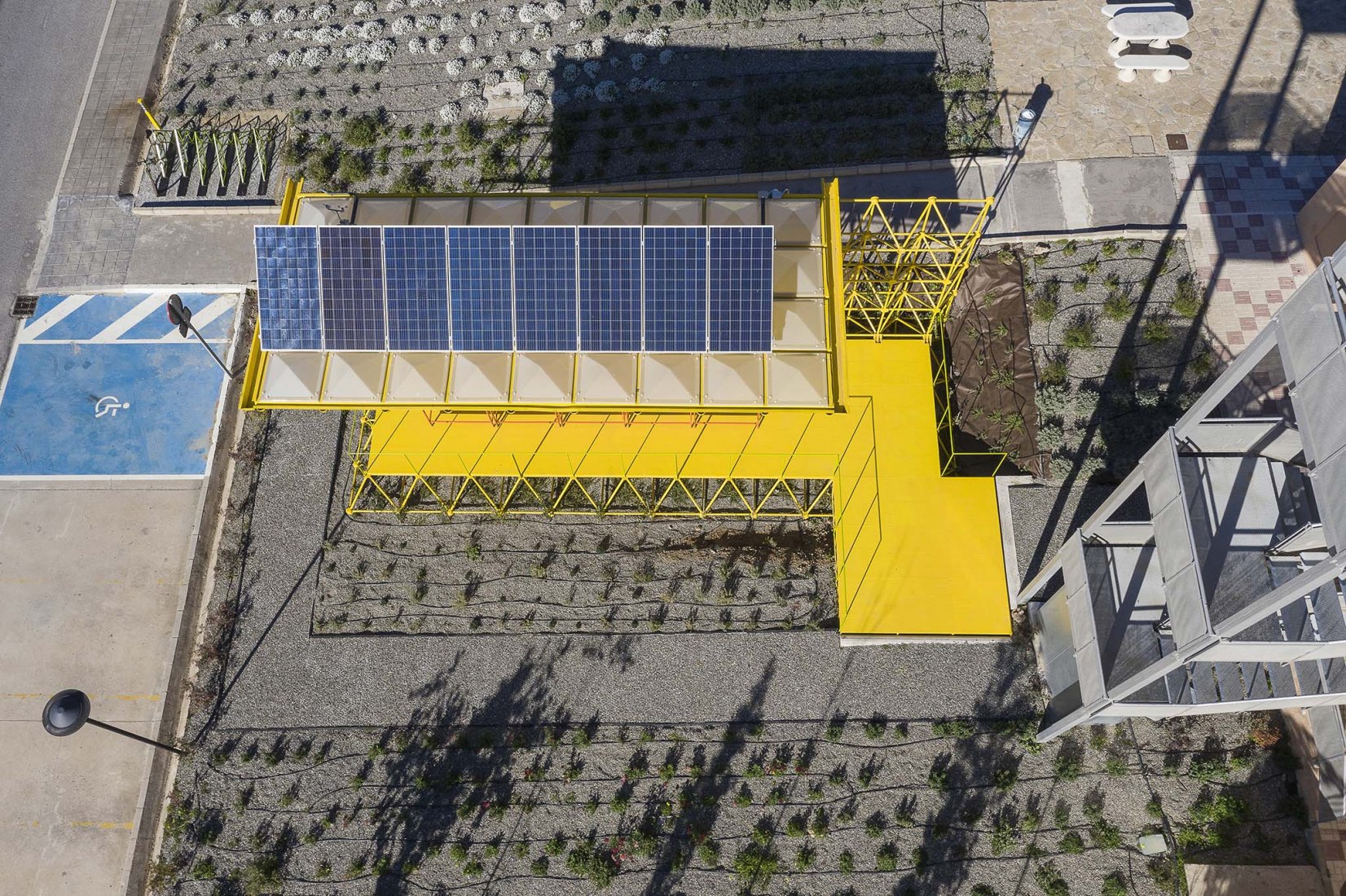 Smart tree by UMA, AQ8 Arquitectura, Marinauno Arquitectos. Photograph by por Fernando Alda