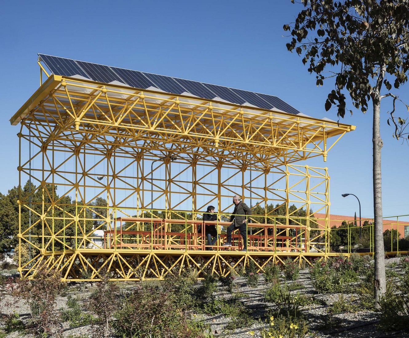 Smart tree by UMA, AQ8 Arquitectura, Marinauno Arquitectos. Photograph by por Fernando Alda
