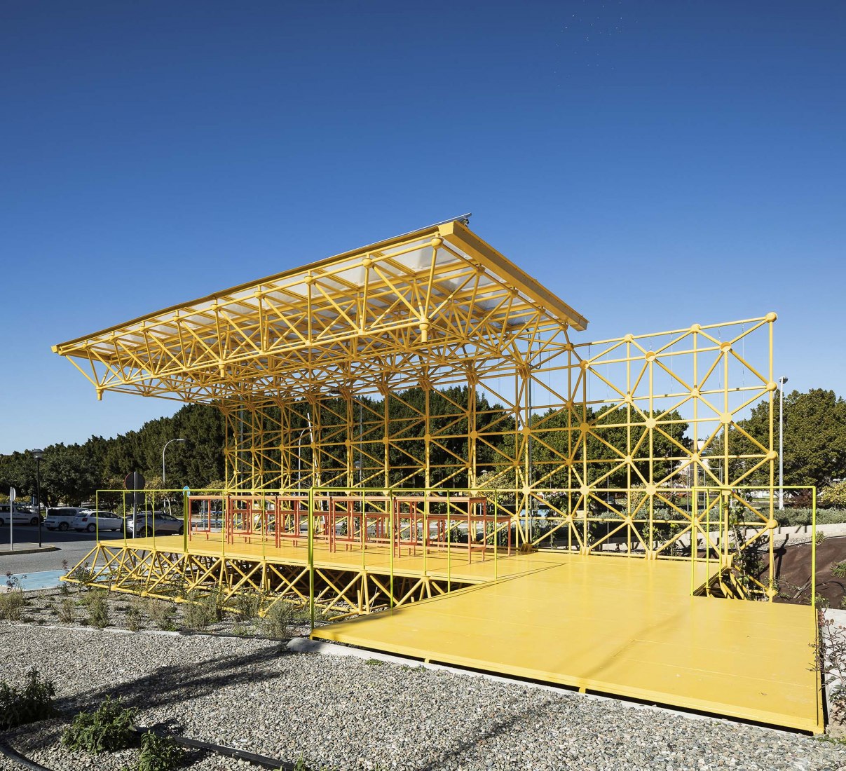Smart tree by UMA, AQ8 Arquitectura, Marinauno Arquitectos. Photograph by por Fernando Alda