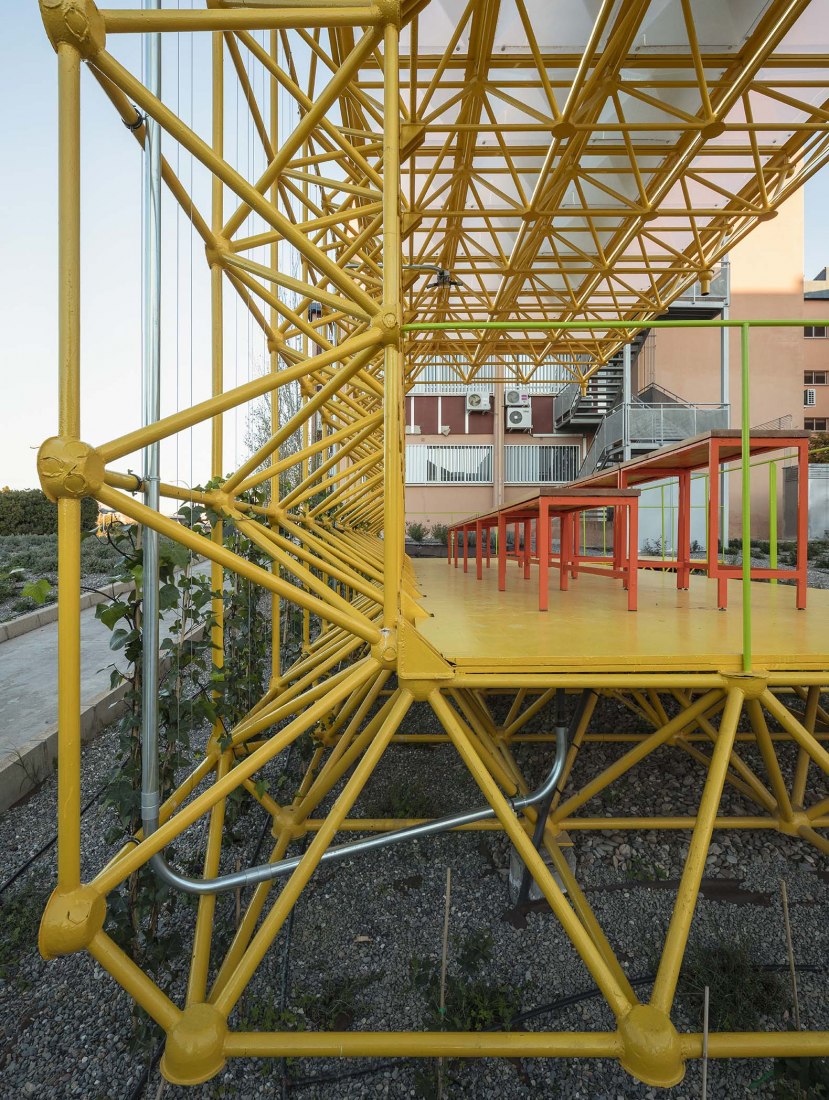 Smart tree by UMA, AQ8 Arquitectura, Marinauno Arquitectos. Photograph by por Fernando Alda