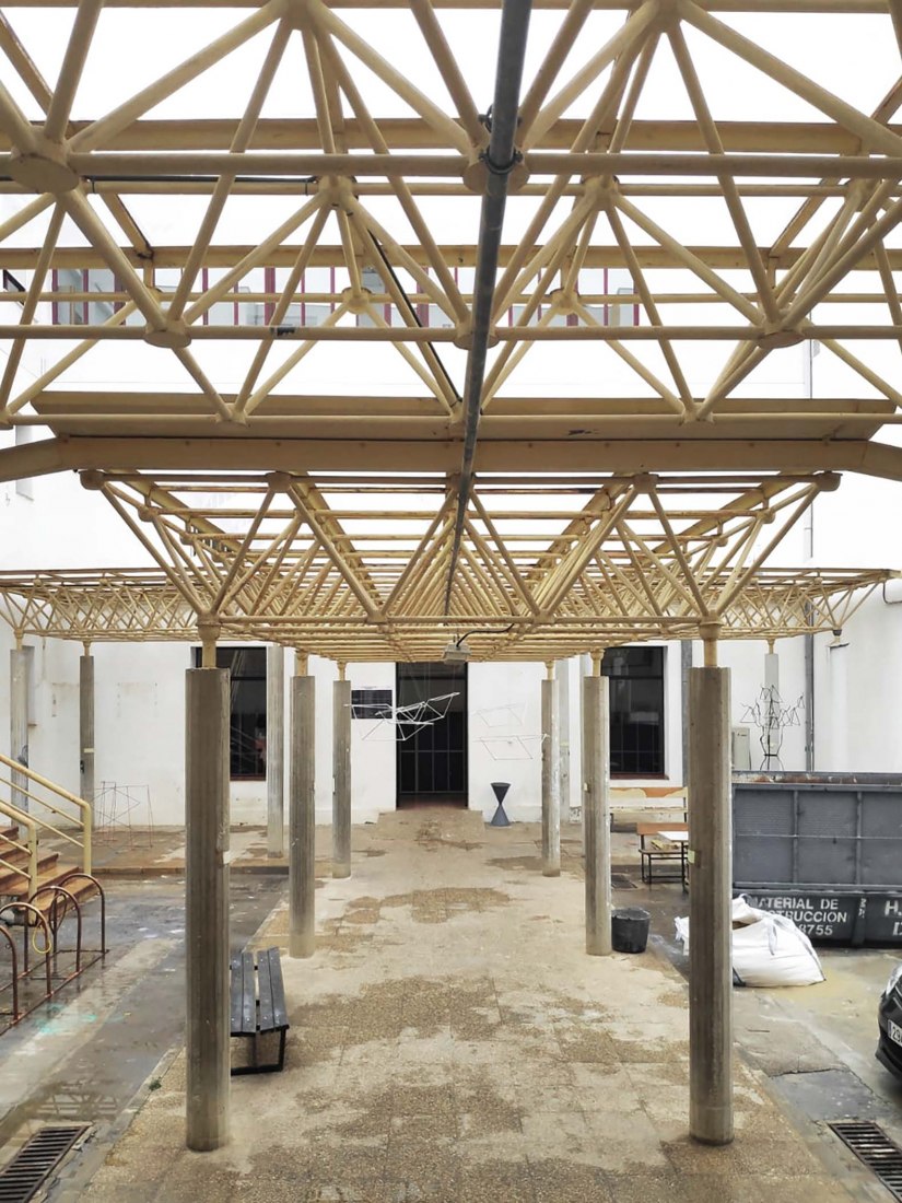 Building process. Smart tree by UMA, AQ8 Arquitectura, Marinauno Arquitectos. Photograph by Juan Manuel Sánchez La Chica