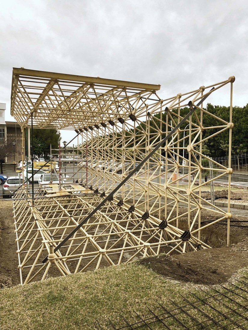 Building process. Smart tree by UMA, AQ8 Arquitectura, Marinauno Arquitectos. Photograph by Juan Manuel Sánchez La Chica