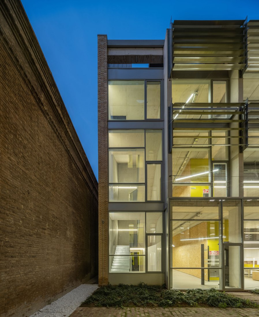 La harinera del Grao por VAM10 arquitectura y paisaje. Fotografía por David Frutos.