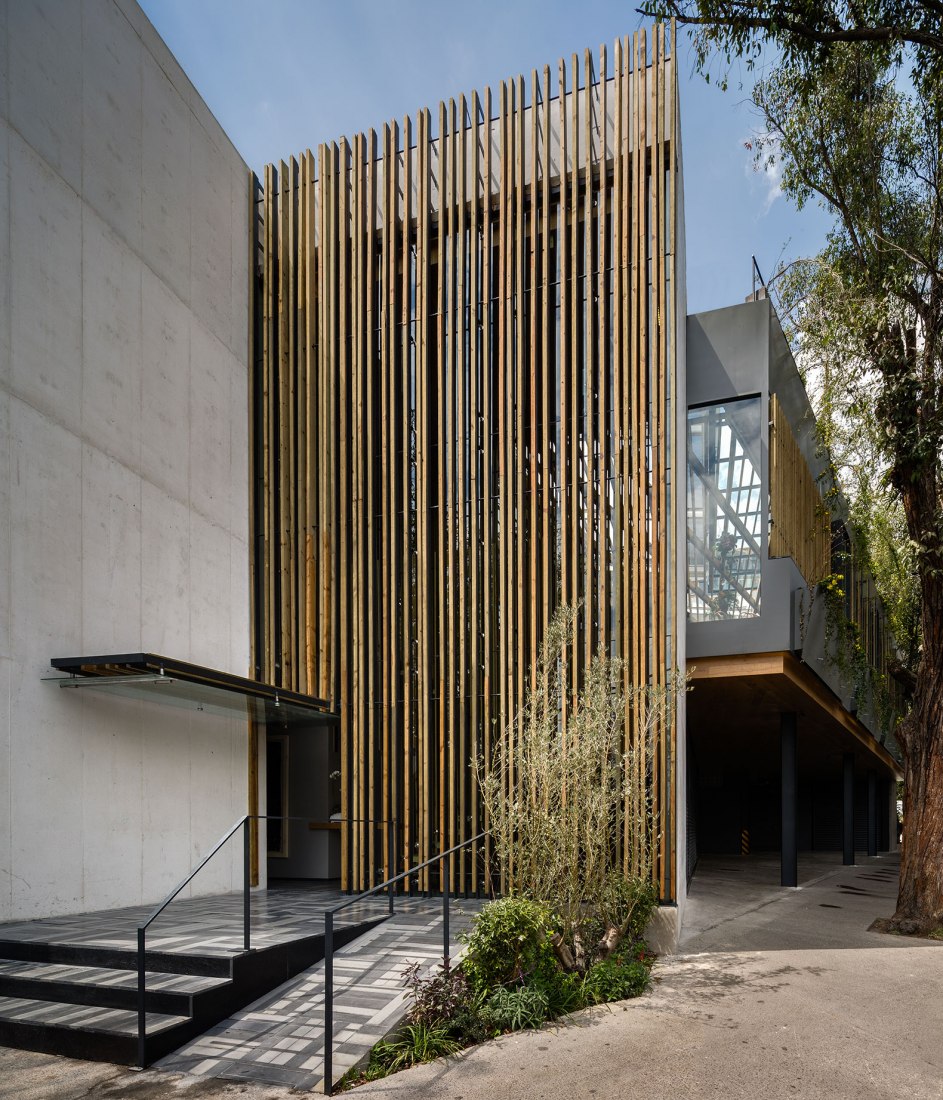 Vista exterior, entrada. Restaurante Piedra Sal por VGZ Architecture. Fotografía © Rafael Gamo, Jaime Navarro