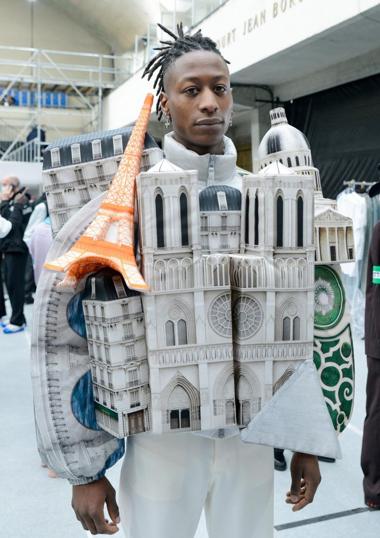 Virgil Abloh, from Mies to jackets with puffer buildings for Louis ...