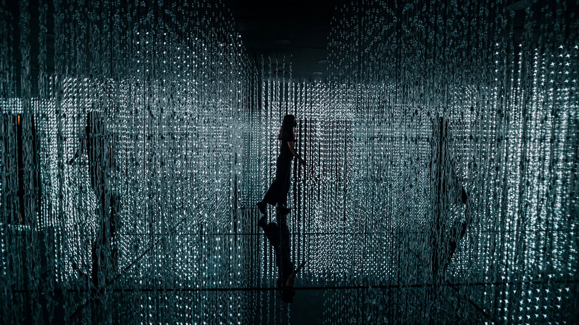 Three-dimensional time wrap by Vitamin Studio. Photograph by Oscar Rivero
