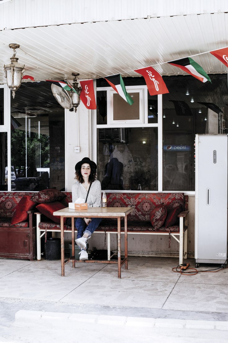Directora visual Xenia Al Musallam en Kuwait, 2015. Fotografía © Djinane AlSuwayeh