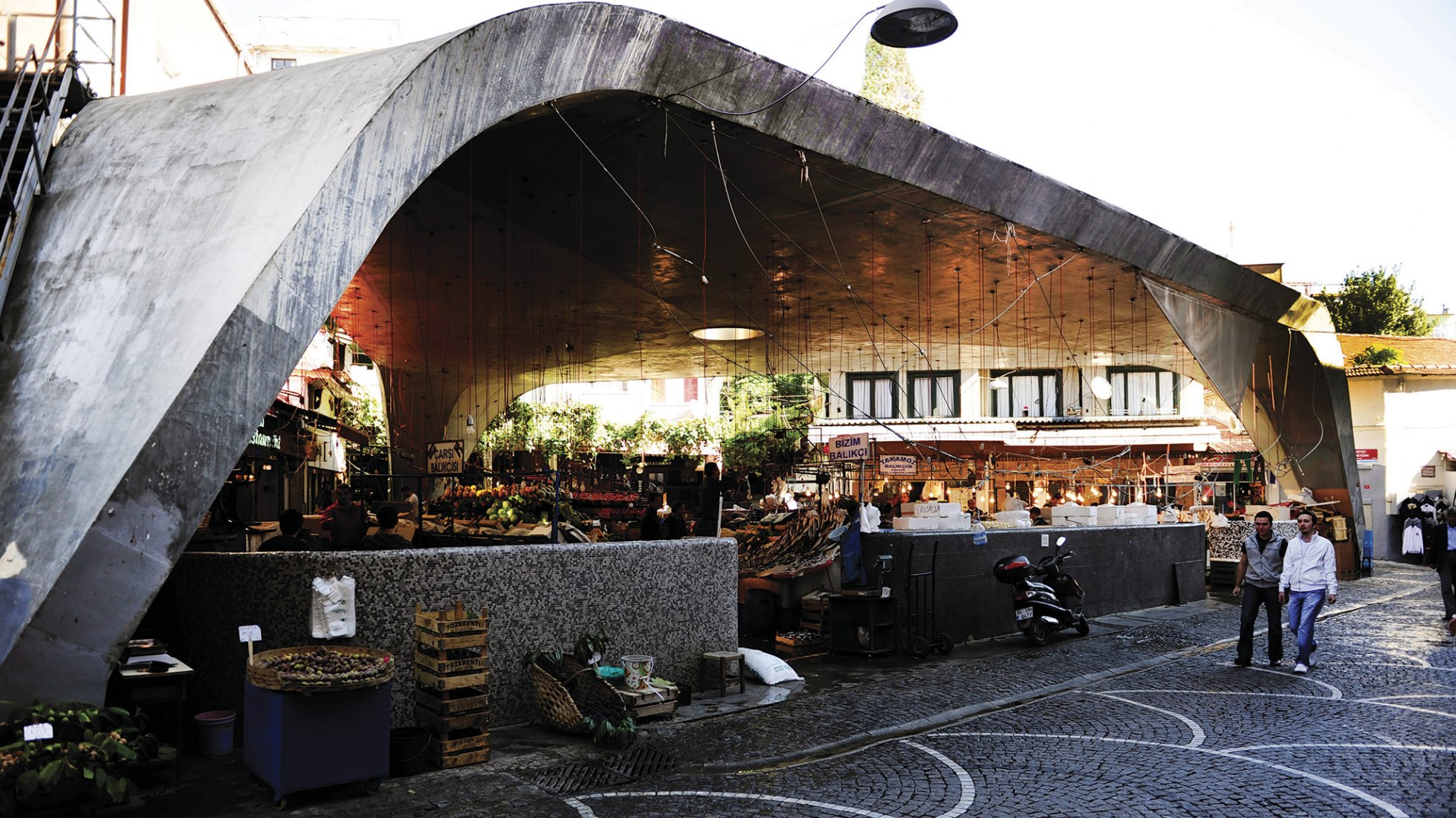 Beşiktaş Fish Market in Istanbul, Turkey, designed by Global Architectural Development (GAD), 2008/2009. Photograph © Aydan Cinar