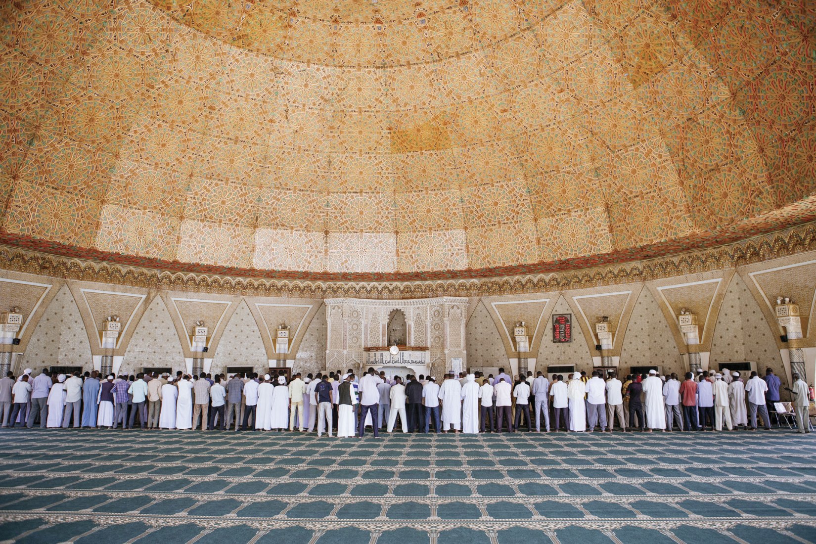 Mezquita Al Nilain en Omdurman, Sudán, por Gamar Eldowla Abdelgadir, 1976 - 1983. Fotografía © Ala Kheir
