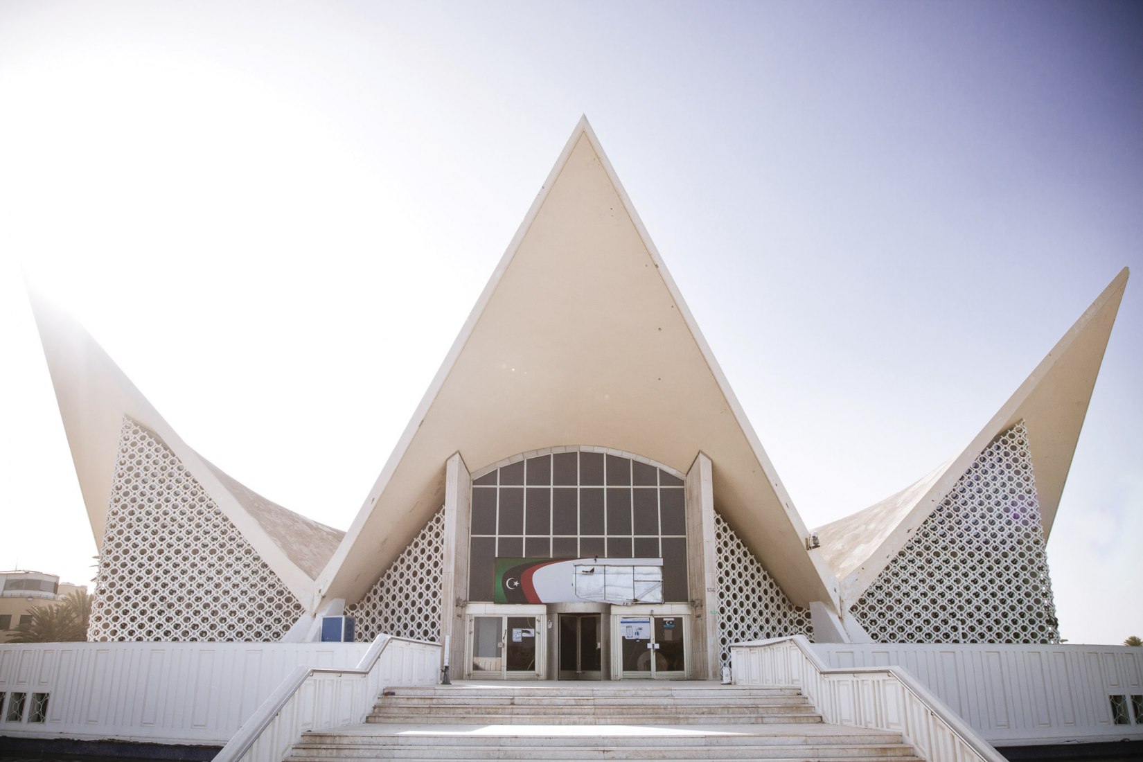 Planetario en Trípoli, Líbano, diseñado por Ulrich Müther. Fotografía © Naziha Arebi