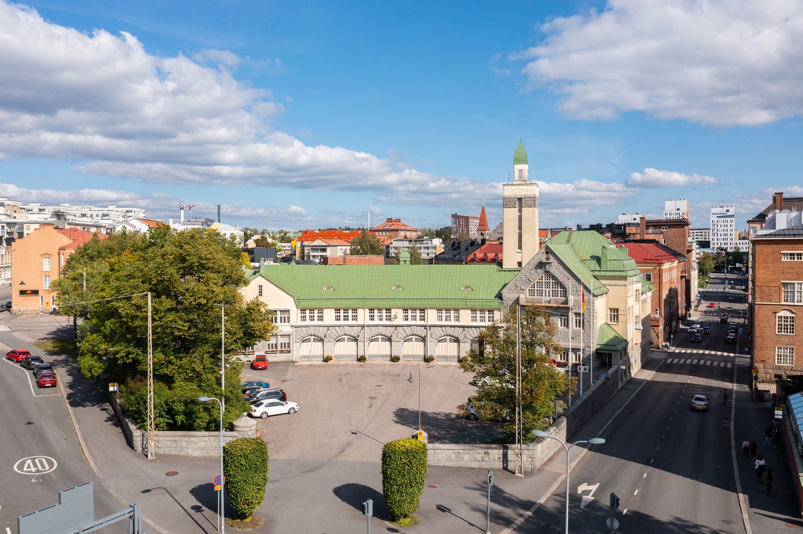 Wivi Lönn: Parque de bomberos de Tampere, Tampere, 1908. Un detalle, la torre de secado de mangueras y la fachada de piedra natural. Museo de Arquitectura Finlandesa. Fotografía por Aukusti Heinonen.